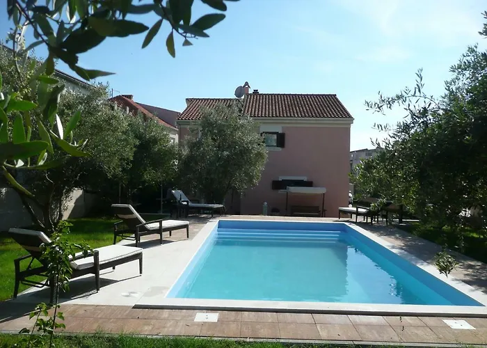 Niceta וילה זאדאר