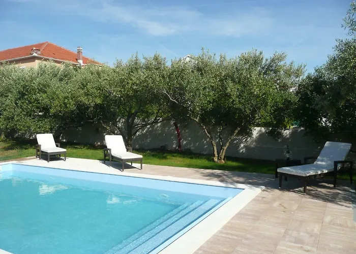 Niceta וילה זאדאר